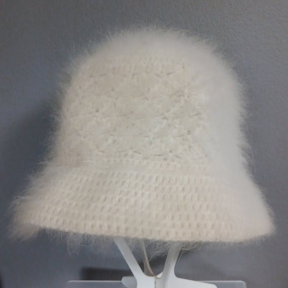 55% Angora Bucket Hat Like New